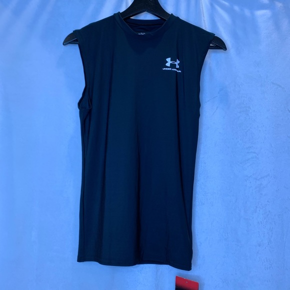 BNWT Men’s Under Armour black compression Heatgear™️ sleeveless tank top. - Picture 2 of 7